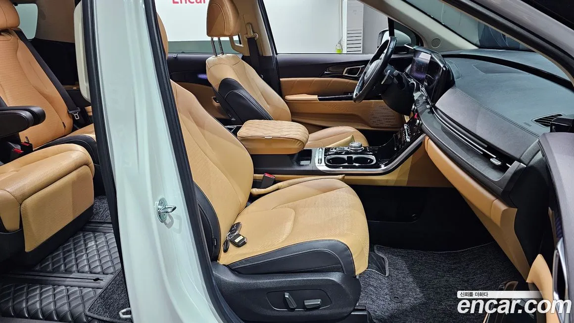 Kia Carnival — фото 10