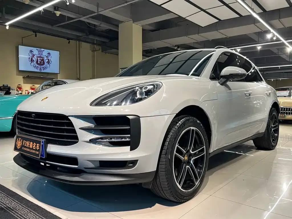 Porsche Macan — фото 1