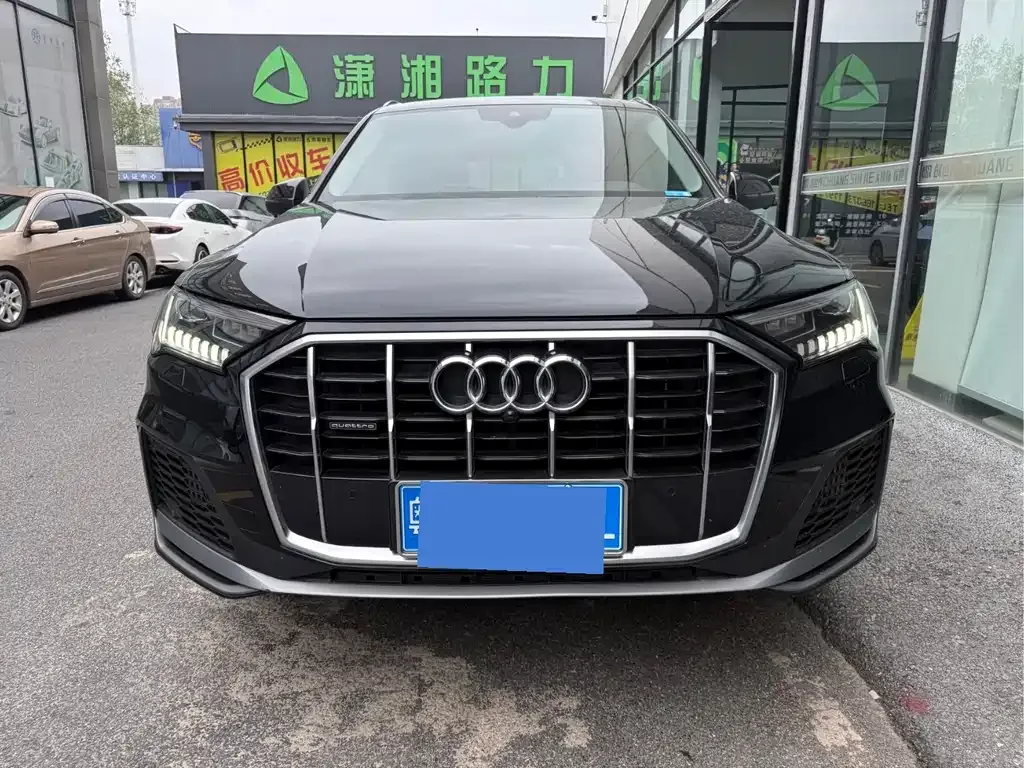 Audi Q7 2021 из CN, фото 2