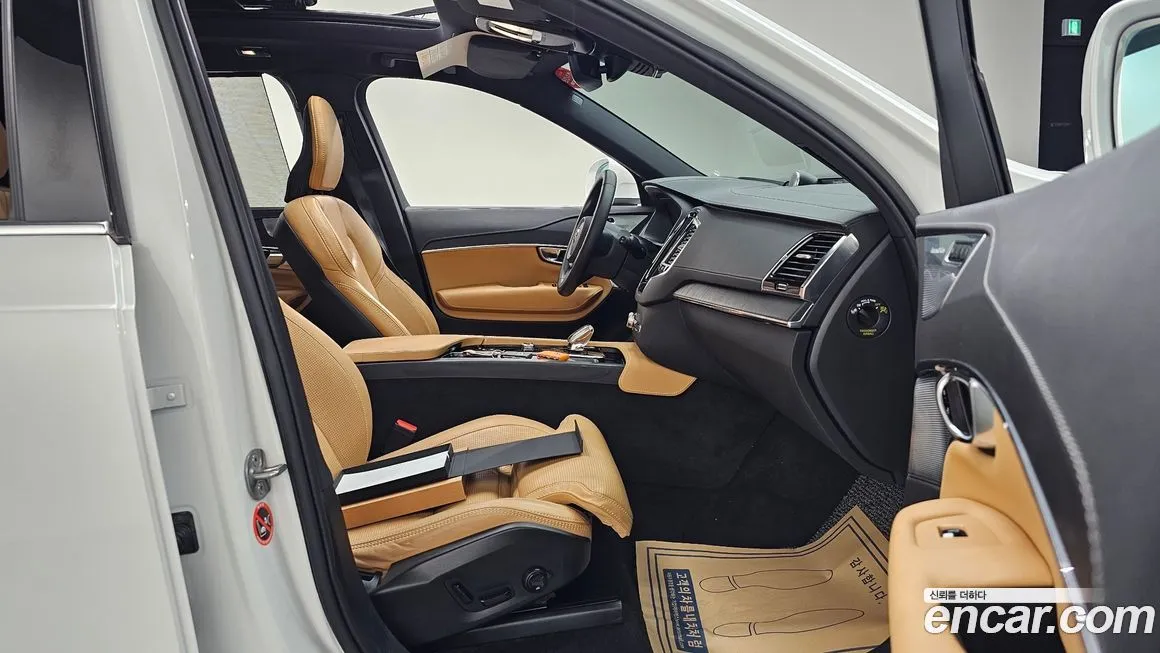 Volvo XC90 — фото 10