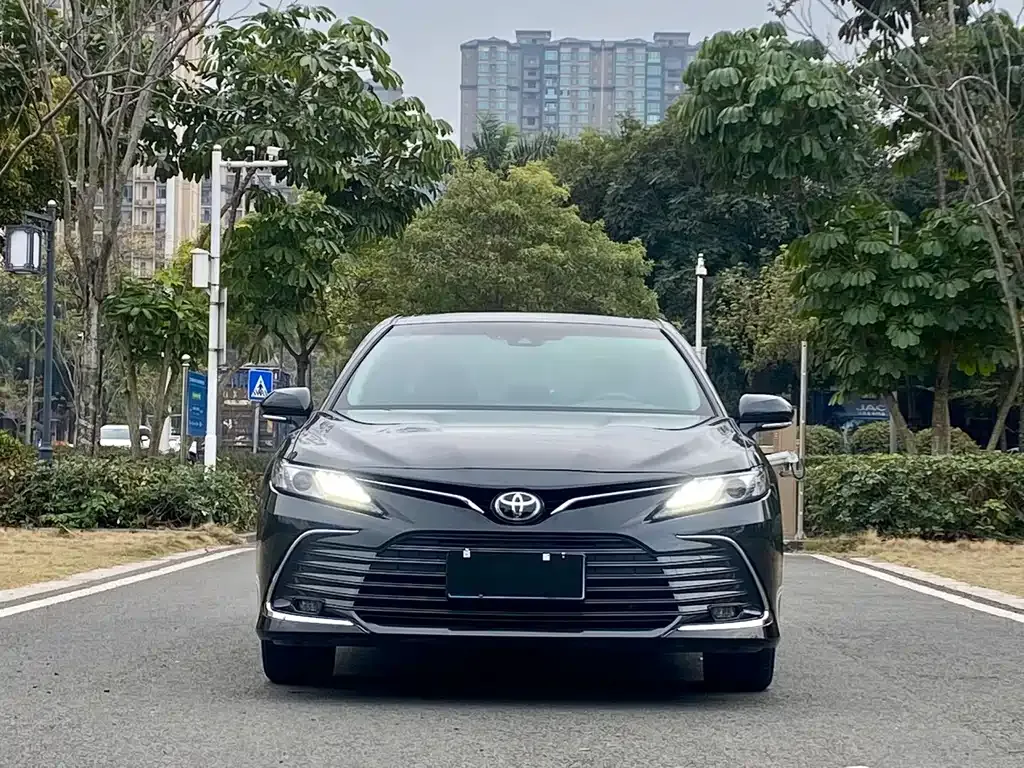 Toyota Camry 2022 из CN, фото 2