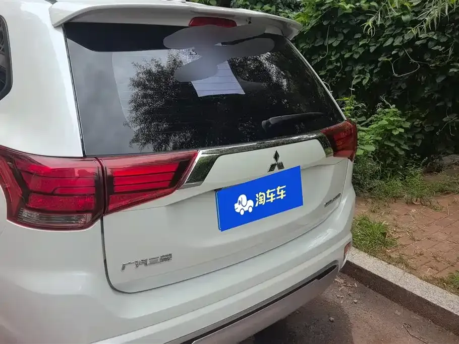 Mitsubishi Outlander 2022 из CN, фото 4