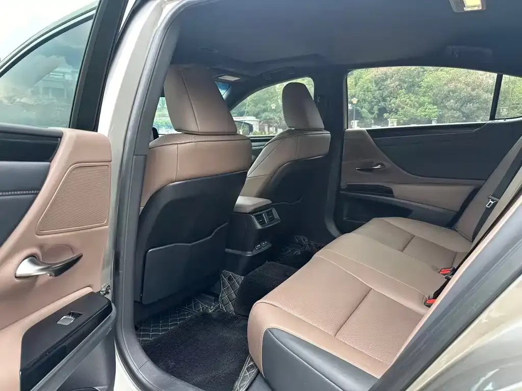 Lexus ES 2024 из CN, фото 6