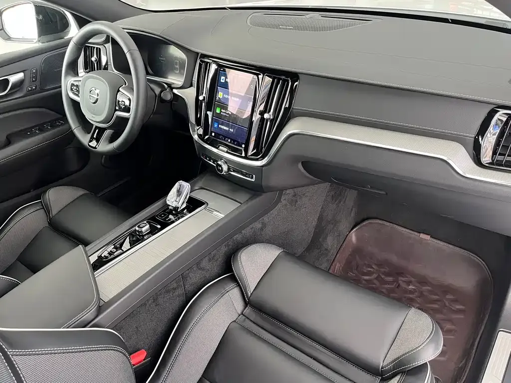 Volvo S60 2024 из CN, фото 10