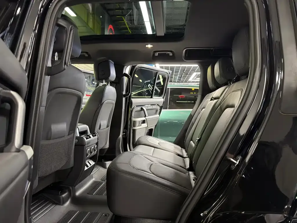 Land Rover Defender 2024 из CN, фото 9