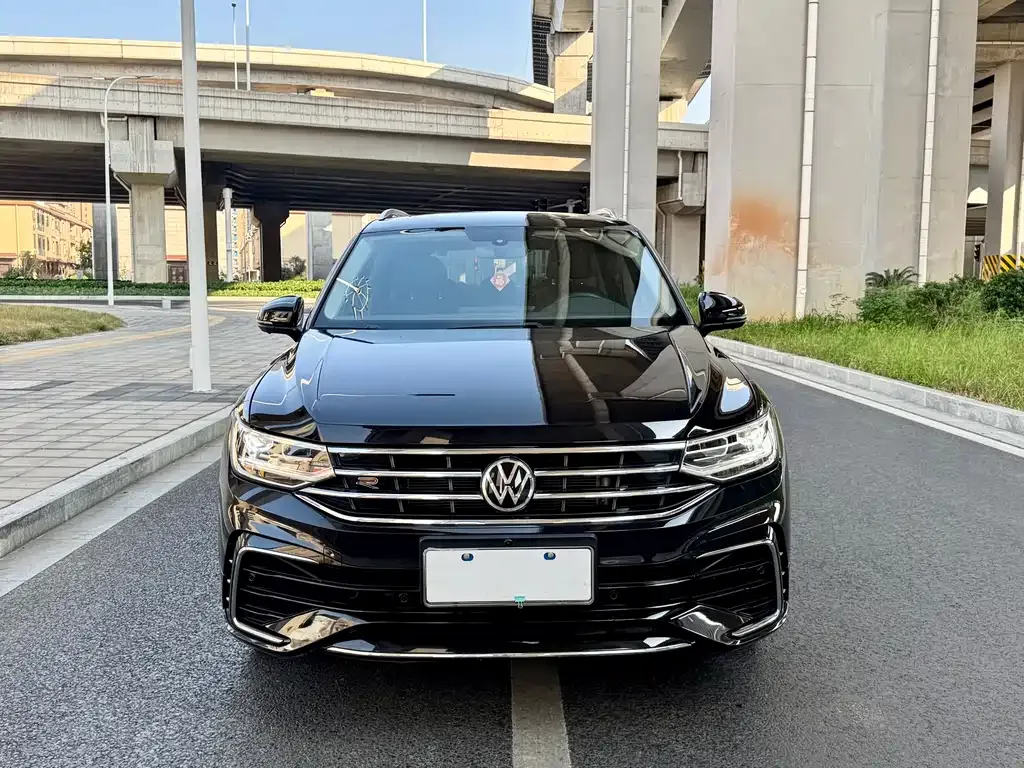 Volkswagen Tiguan L 2023 из CN, фото 2