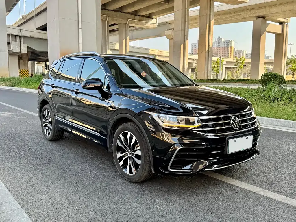 Volkswagen Tiguan L 2023 из CN, фото 3