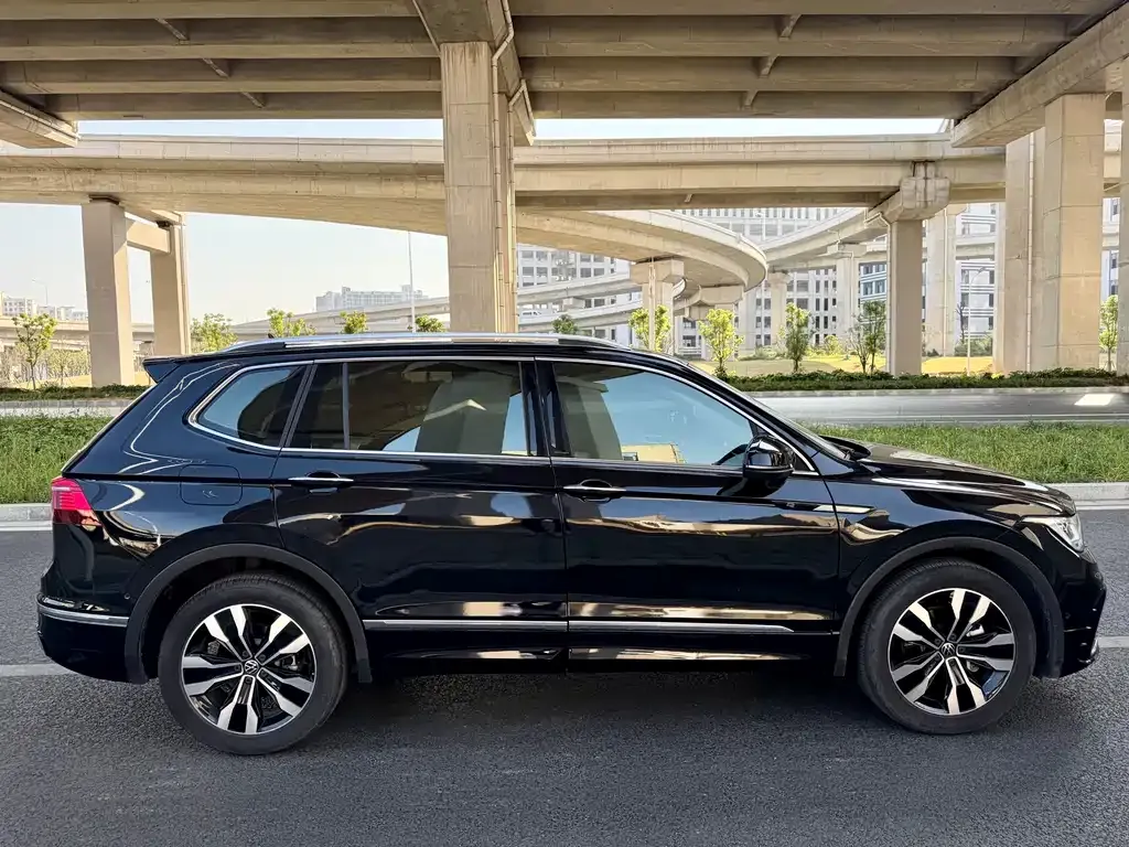 Volkswagen Tiguan L 2023 из CN, фото 5