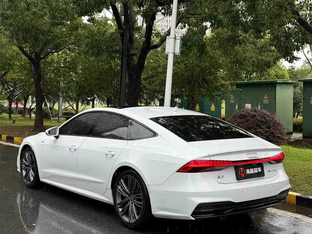 Audi A7 2022 из CN, фото 4