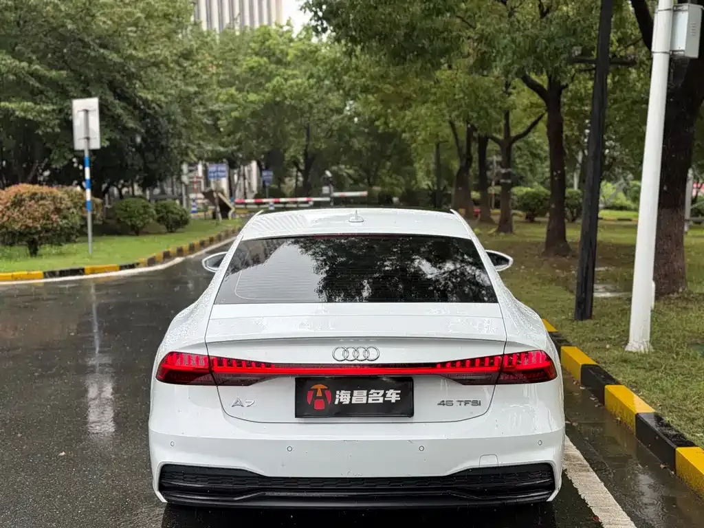 Audi A7 2022 из CN, фото 5