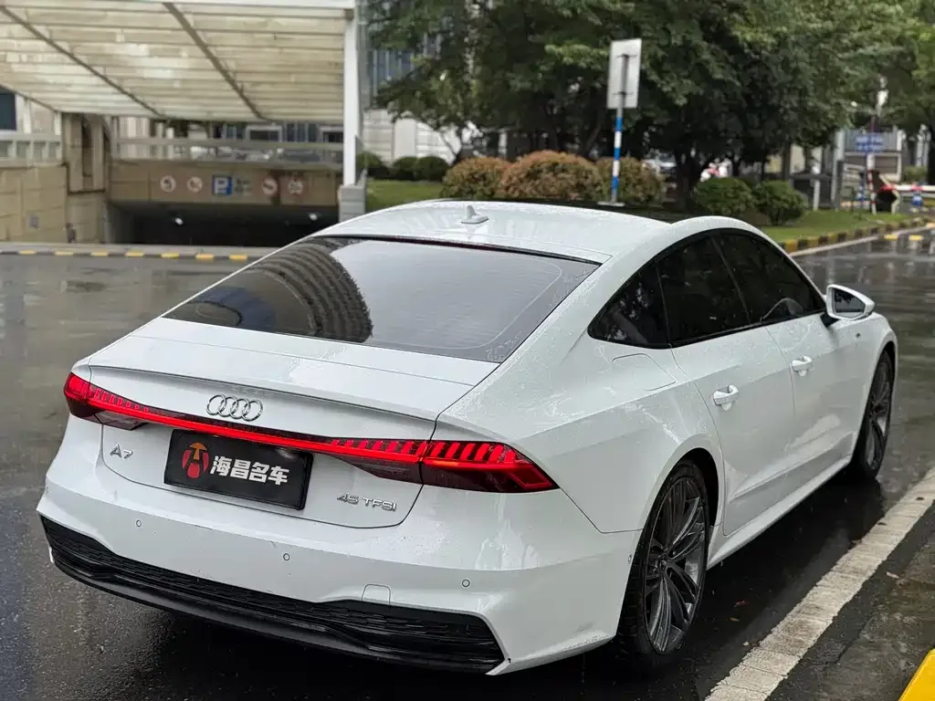 Audi A7 2022 из CN, фото 6