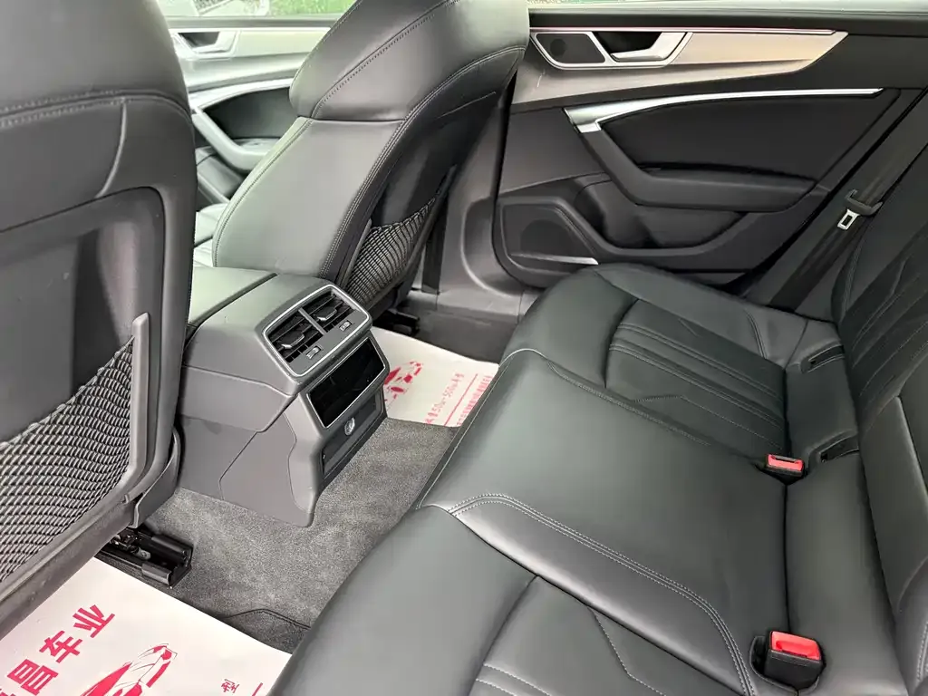 Audi A7 2022 из CN, фото 9