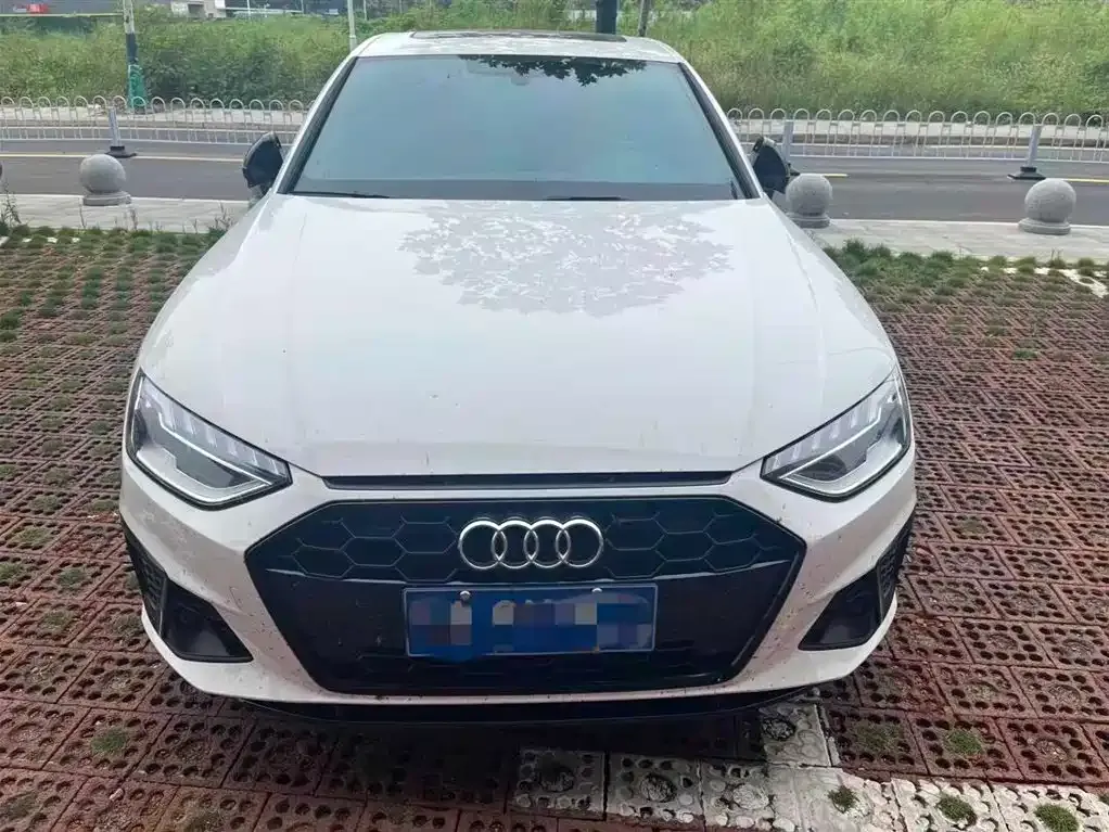 Audi A4L 2023 из CN, фото 2