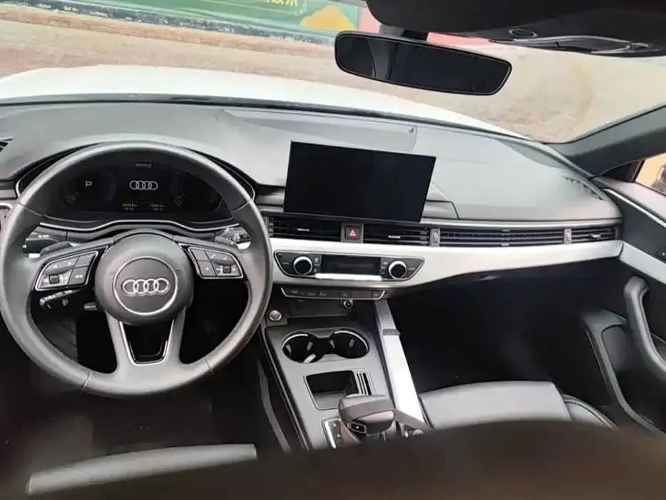 Audi A4L 2023 из CN, фото 6
