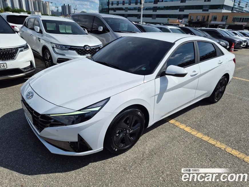 Hyundai AVANTE 2023 из KR, фото 2