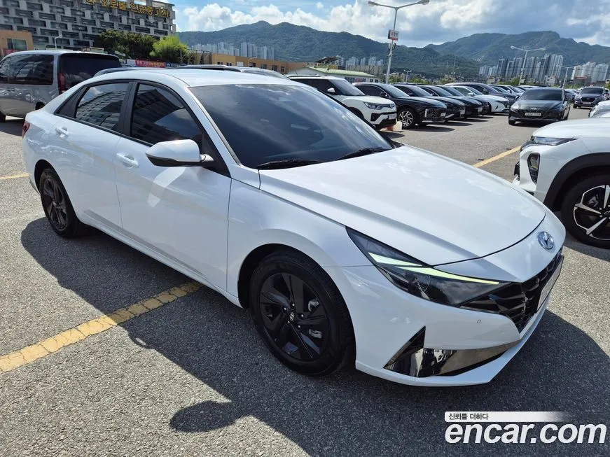 Hyundai AVANTE 2023 из KR, фото 3