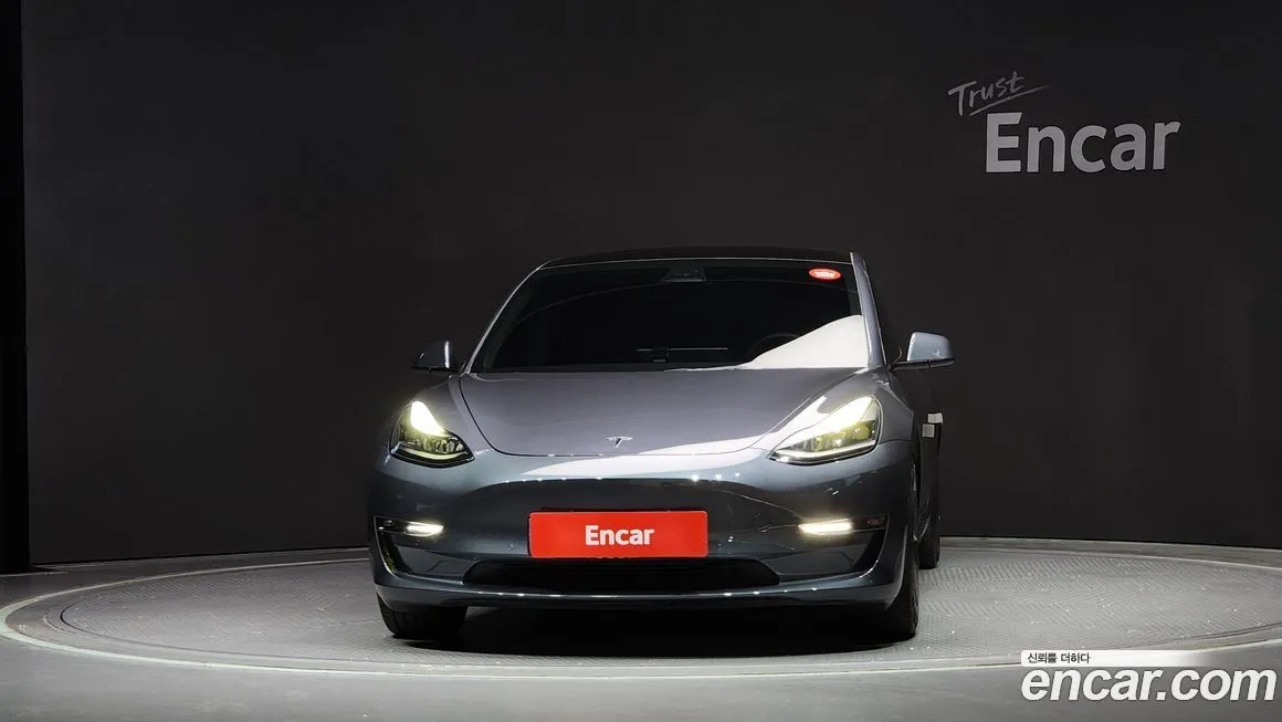 Tesla Model 3 — фото 3