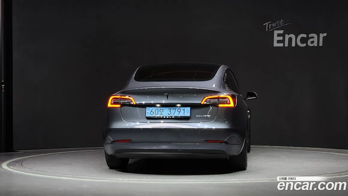 Tesla Model 3 — фото 4