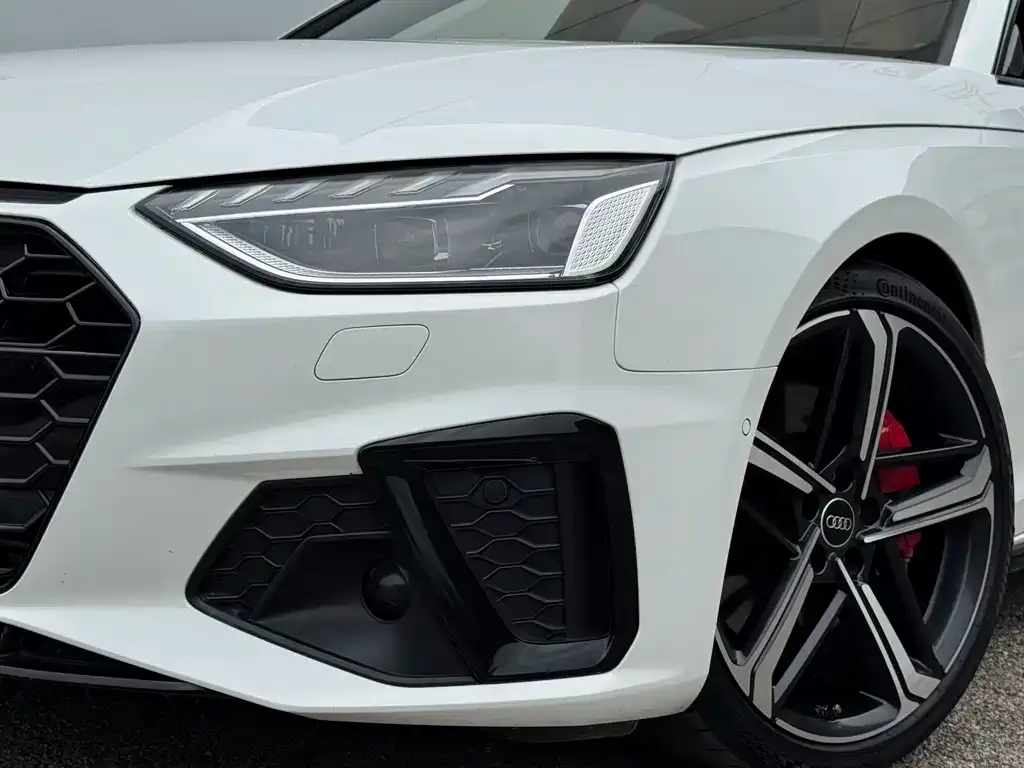 Audi A4L 2023 из CN, фото 10
