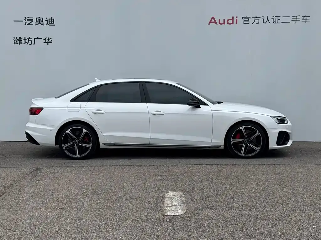 Audi A4L 2023 из CN, фото 4