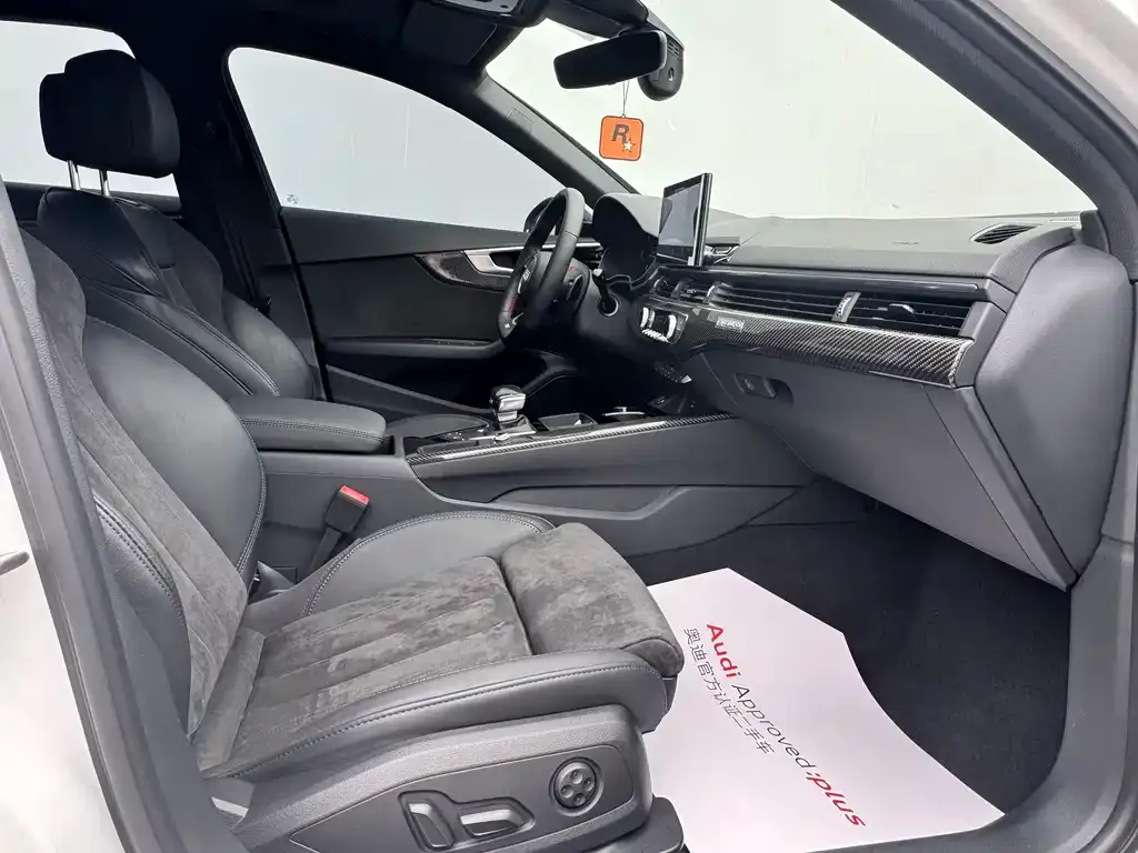 Audi A4L 2023 из CN, фото 6