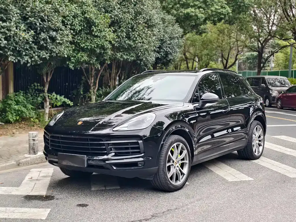 Porsche Cayenne Hybrid 2023 из CN, фото 1