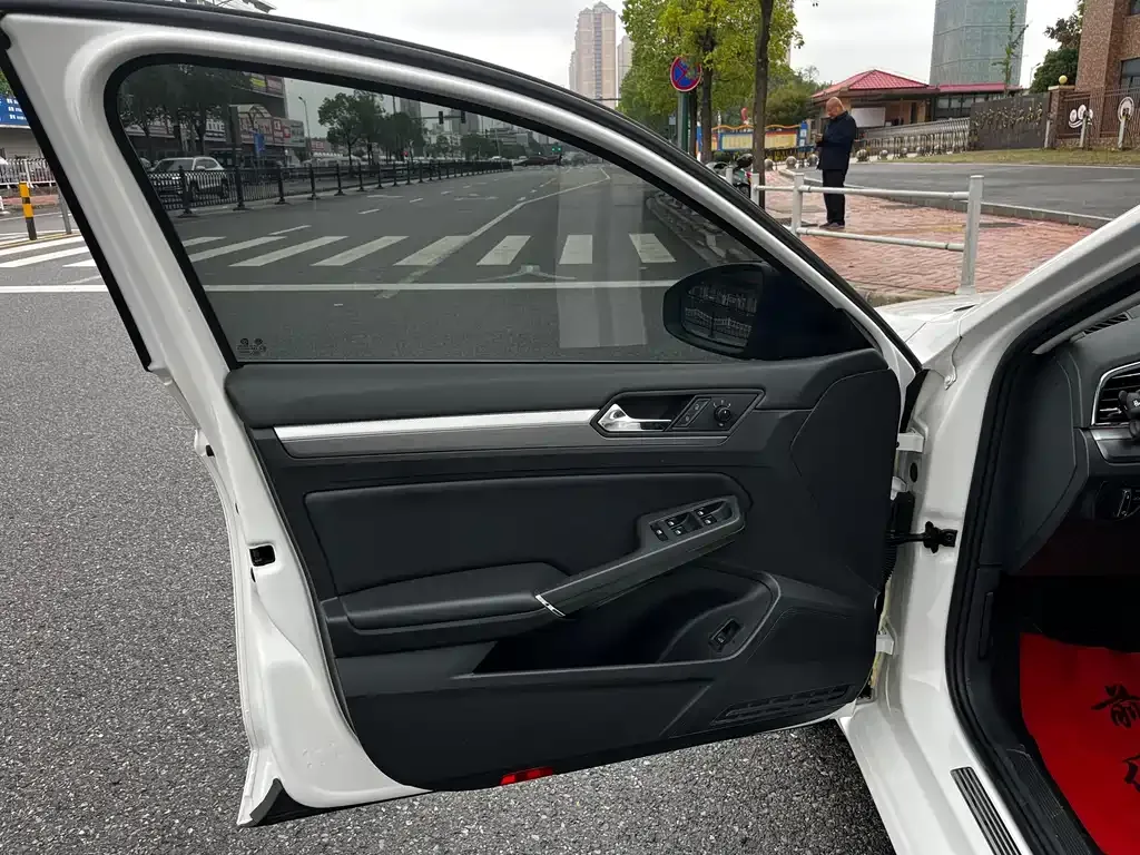 Volkswagen Lamando 2021 из CN, фото 10