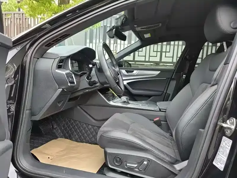Audi A6L 2023 из CN, фото 4