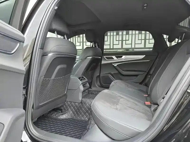 Audi A6L 2023 из CN, фото 6