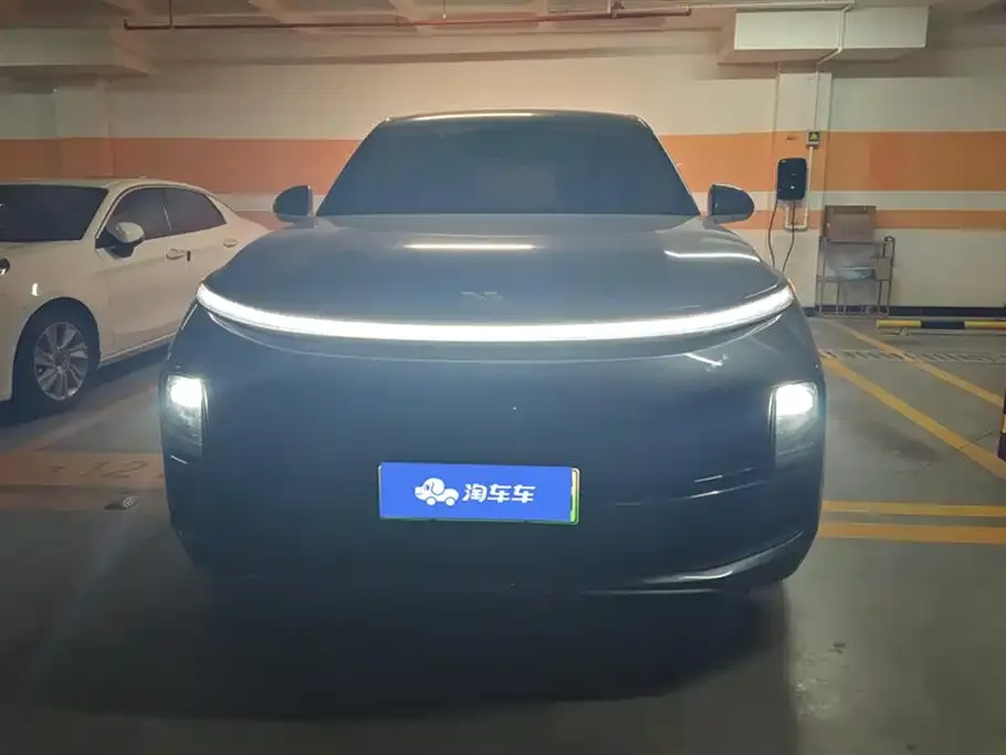Li Auto L8 2023 из CN, фото 2