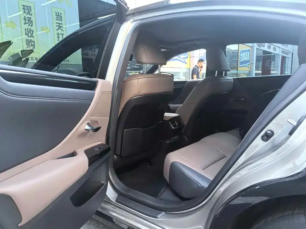 Lexus ES 2023 из CN, фото 6