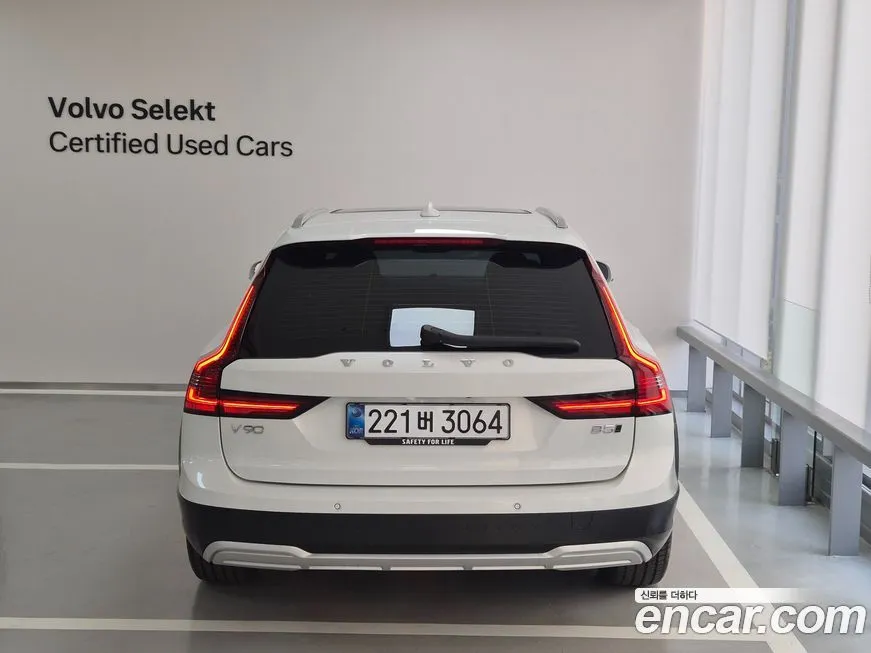Volvo V90 2025 из KR, фото 4