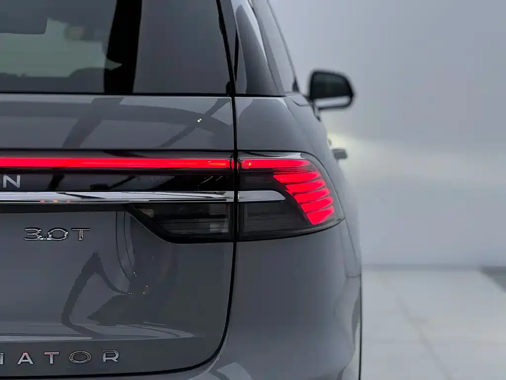 Lincoln Aviator 2024 из CN, фото 7