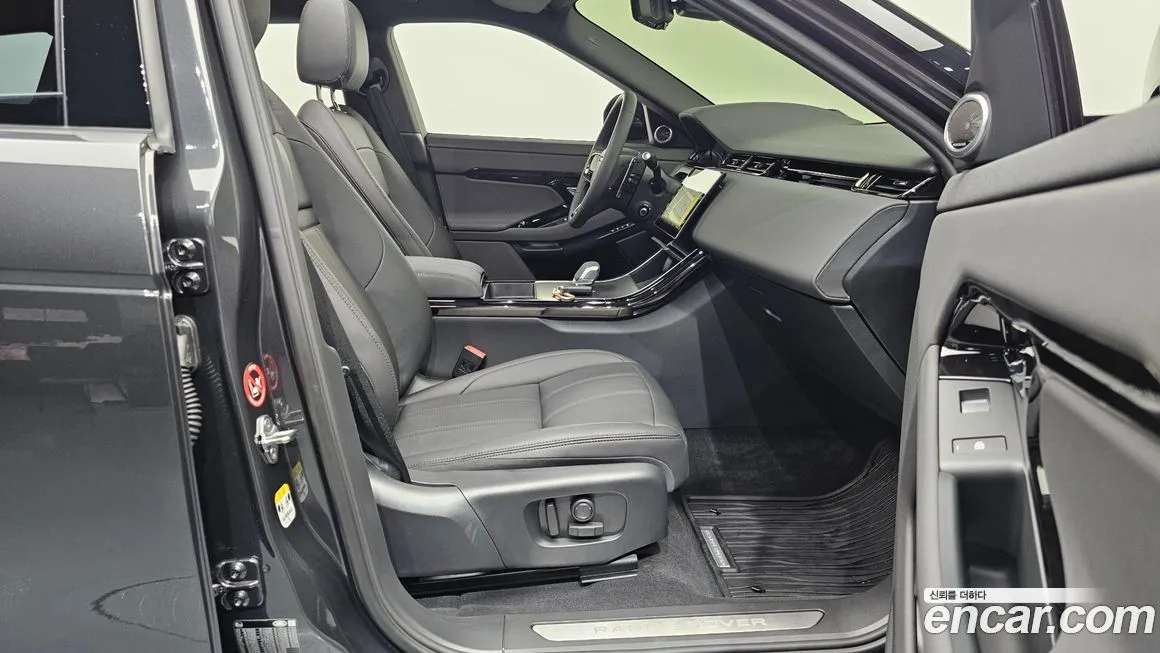 Land Rover Range Rover Evoque 2025 из KR, фото 3