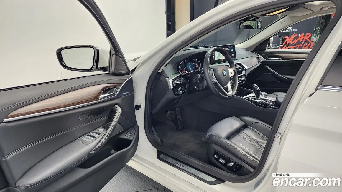 BMW 5-Series 2023 из KR, фото 10