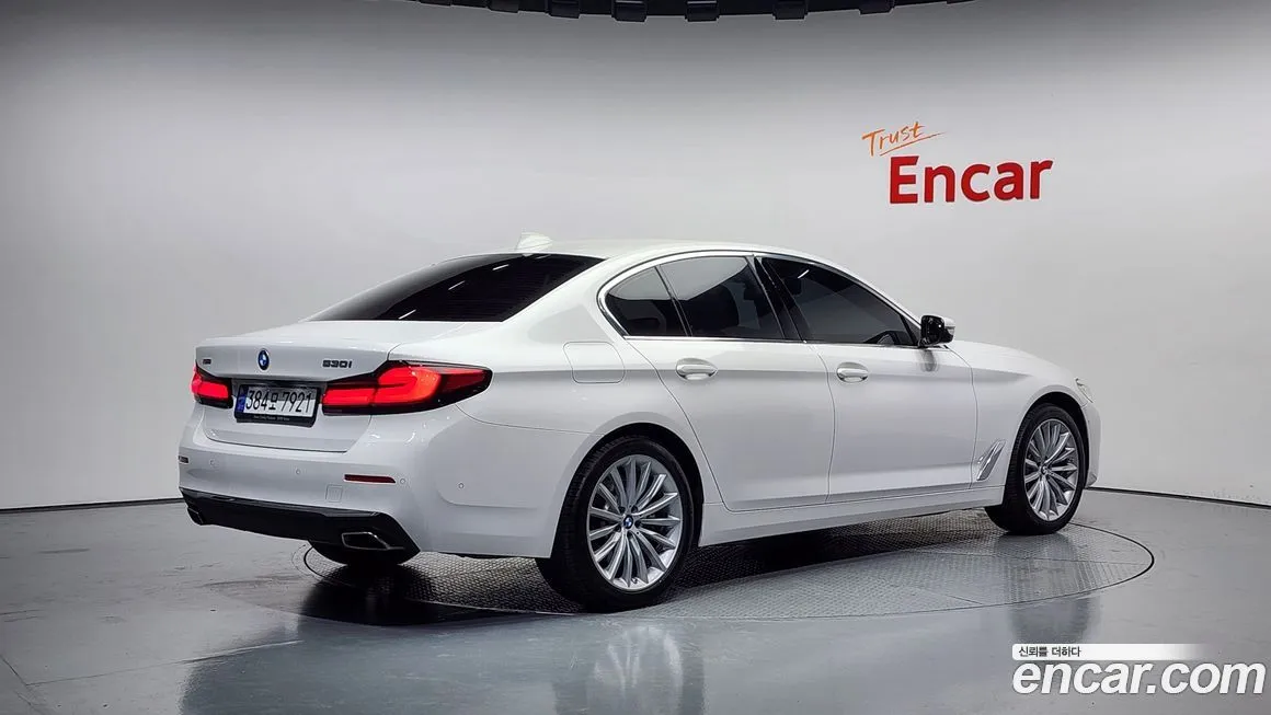 BMW 5-Series 2023 из KR, фото 2