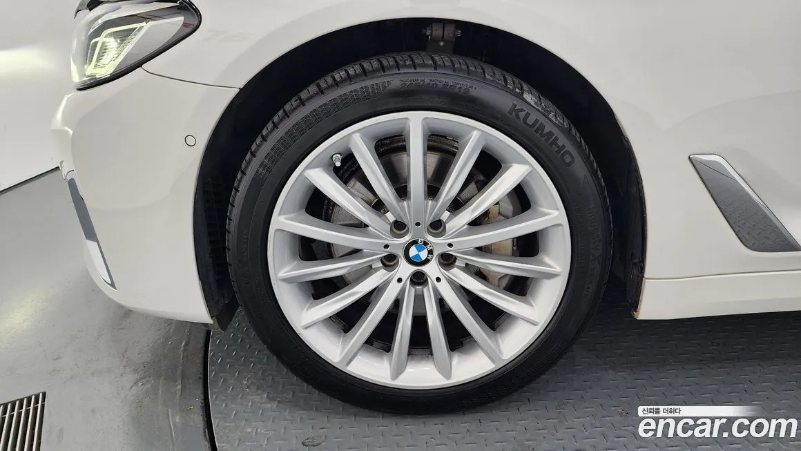 BMW 5-Series 2023 из KR, фото 5