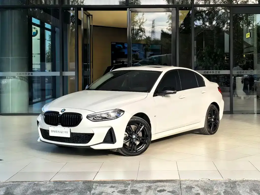 BMW 1 Series 2022 из CN, фото 1
