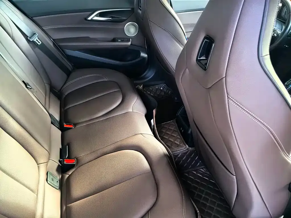 BMW 1 Series 2022 из CN, фото 9