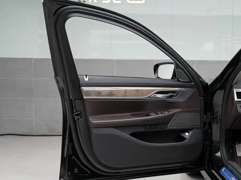 BMW 7 Series 2022 из CN, фото 6