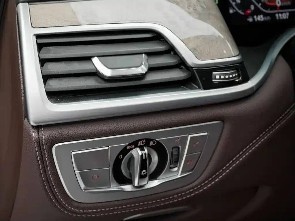 BMW 7 Series 2022 из CN, фото 8