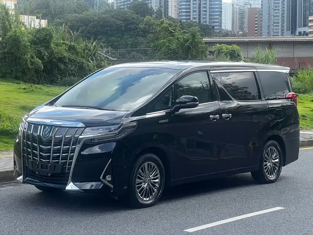 Toyota Alphard 2023 из CN, фото 1