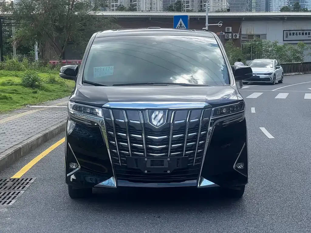 Toyota Alphard 2023 из CN, фото 2