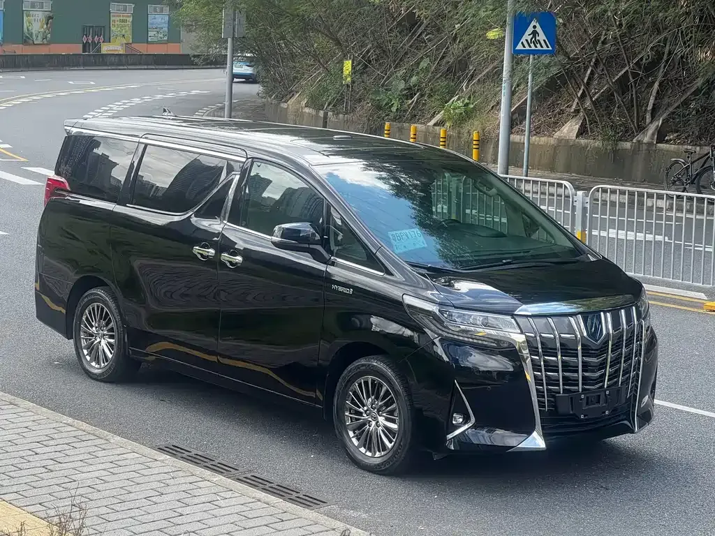 Toyota Alphard 2023 из CN, фото 3