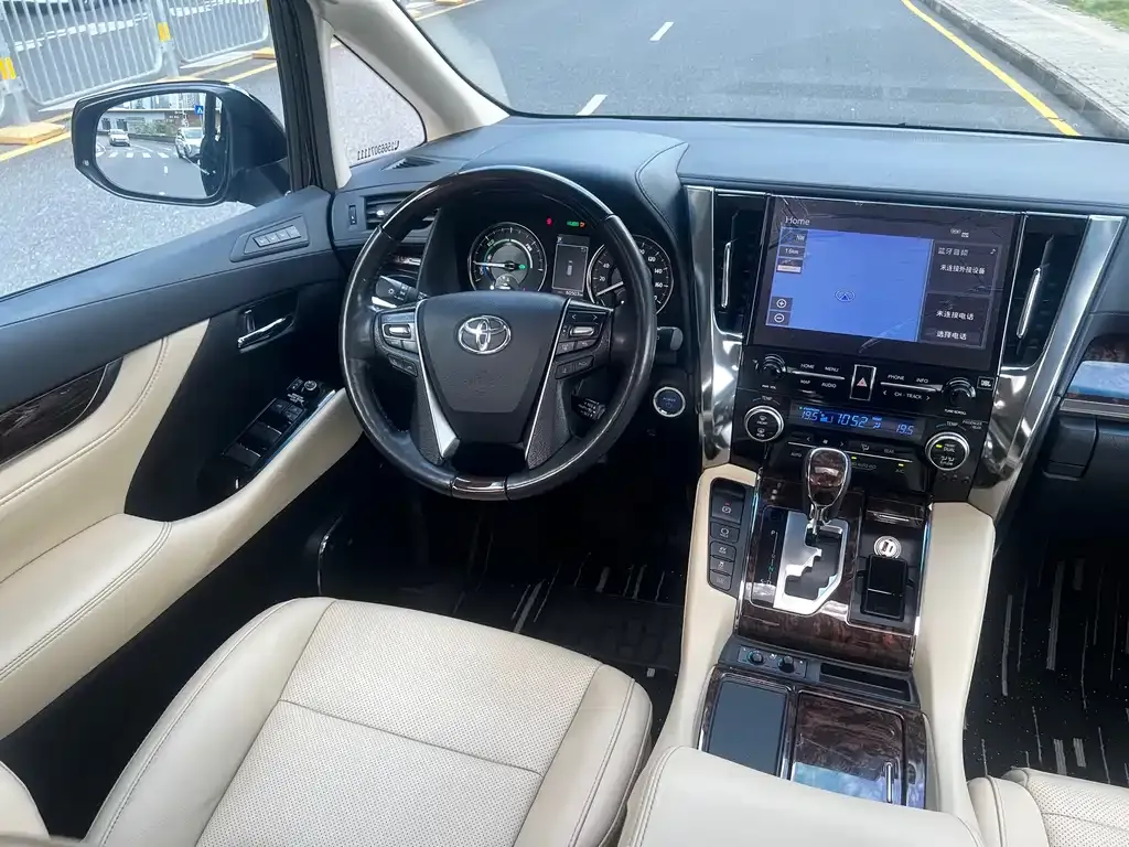 Toyota Alphard 2023 из CN, фото 9