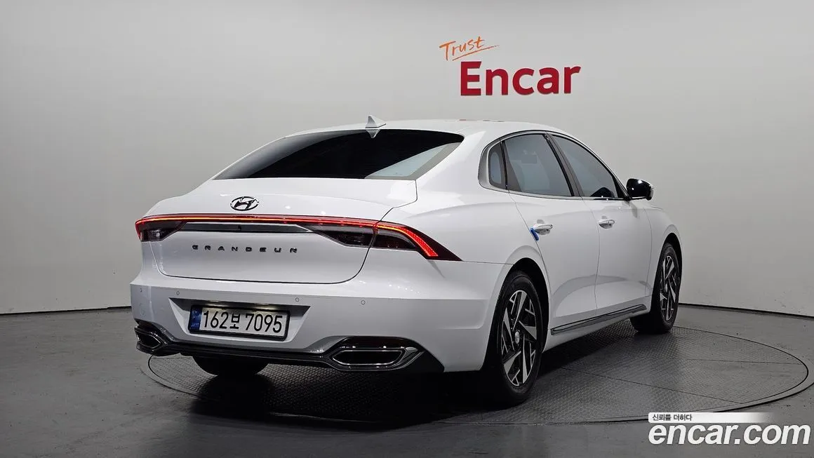 Hyundai Grandeur 2023 из KR, фото 2