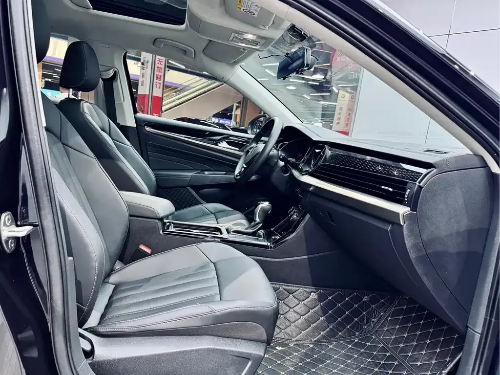 Volkswagen Passat 2022 из CN, фото 10