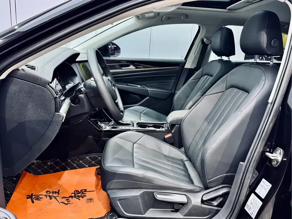 Volkswagen Passat 2022 из CN, фото 2