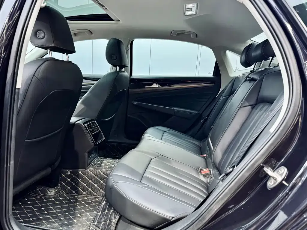 Volkswagen Passat 2022 из CN, фото 3