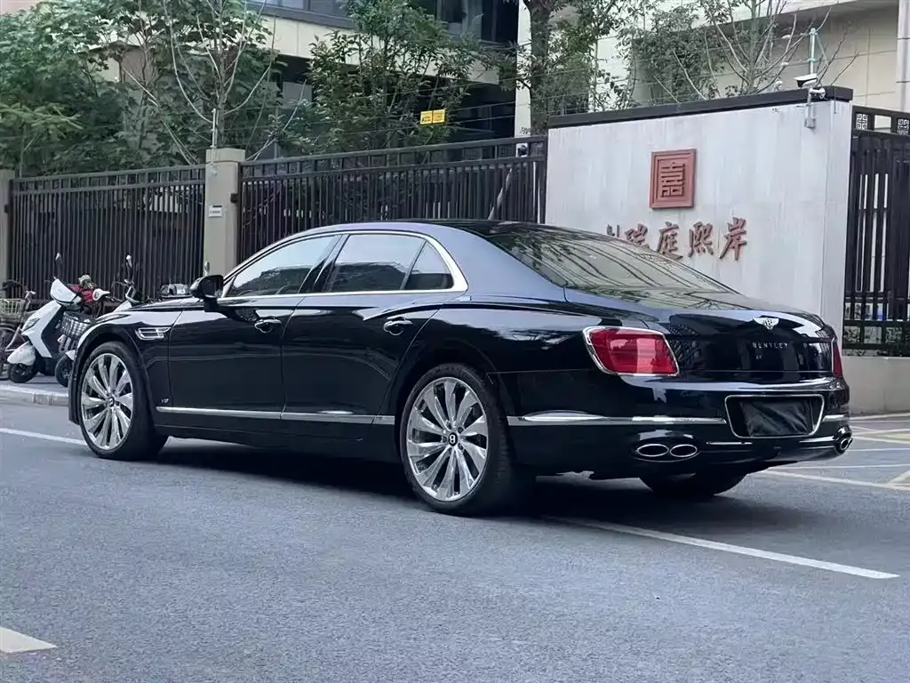 Bentley Flying Spur 2022 из CN, фото 5